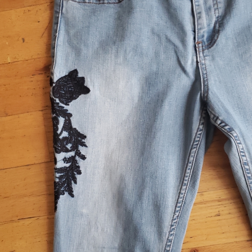 Jean - Picture 3 of 5